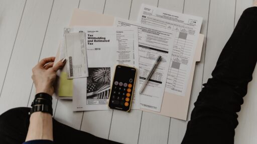 - Managing Debt Effectively as⁤ a Team