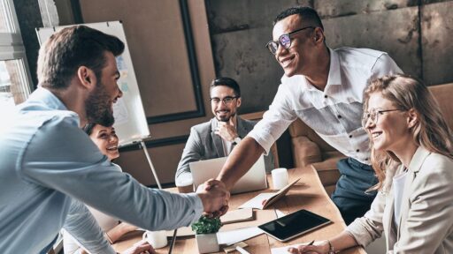 Negotiating⁢ Payment Plans ⁢and⁤ Settlements ⁣with‍ Creditors